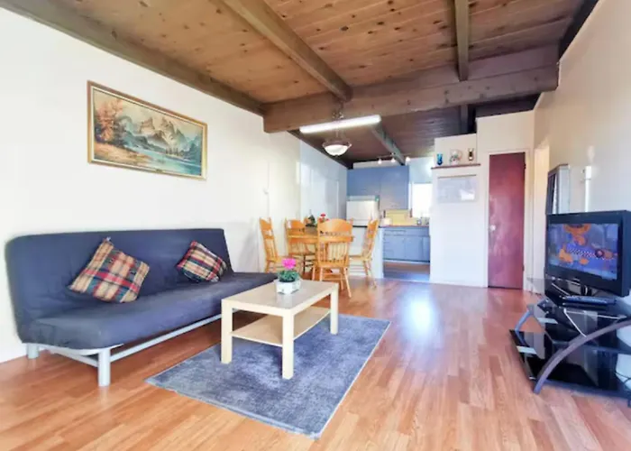 Bright And Modern 2Br With Parking