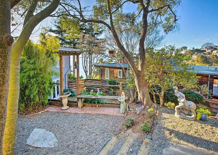 Walk To Keller Beach: Waterfront Studio W/ Hot Tub